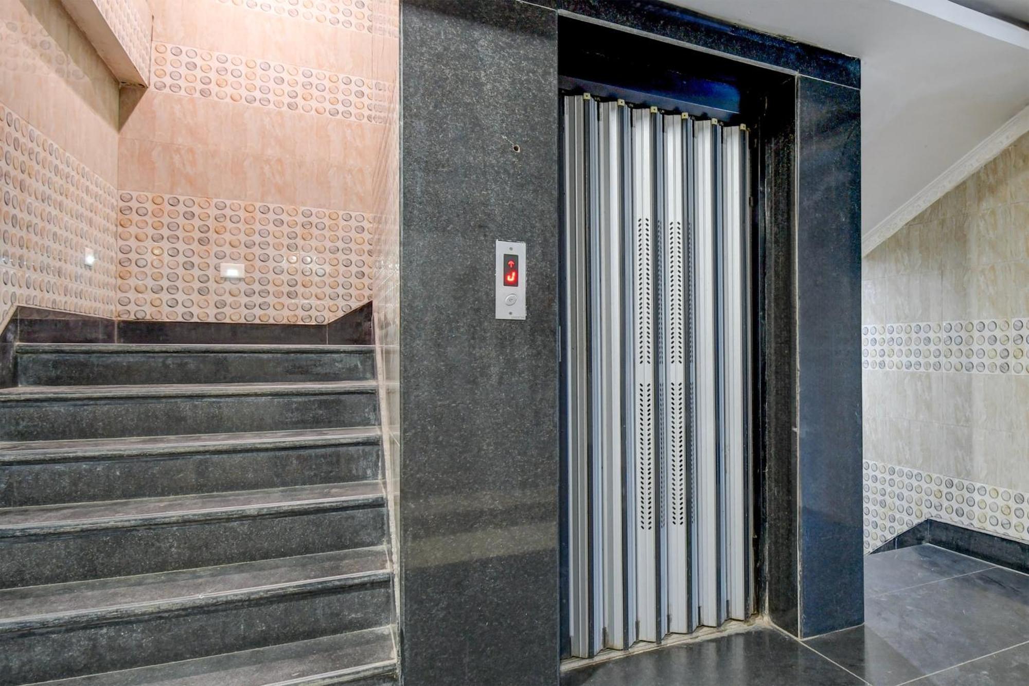 Hotel O Blue Royal Μπουμπάνεσβαρ Εξωτερικό φωτογραφία