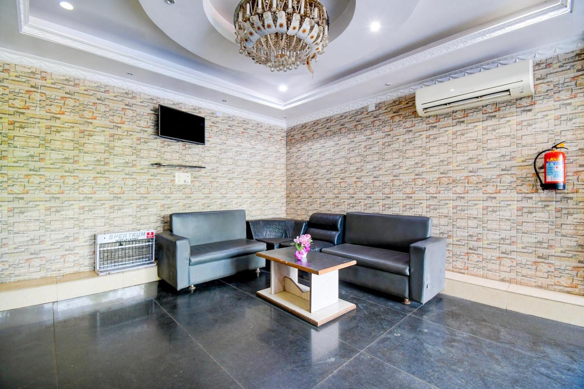 Hotel O Blue Royal Μπουμπάνεσβαρ Εξωτερικό φωτογραφία